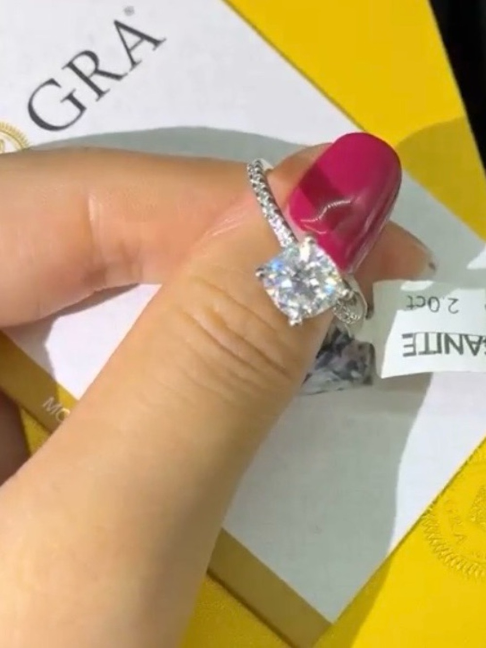 💎 Sparkling Moissanite Solitaire Ring — Size 7